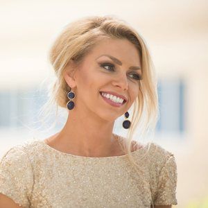 Meet your Posher, Crys-kay